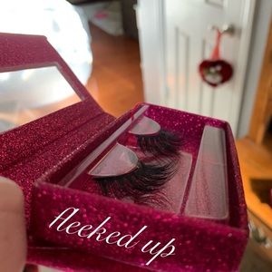 Handcrafted 3D Strip Mink Lashes
Cotton Band